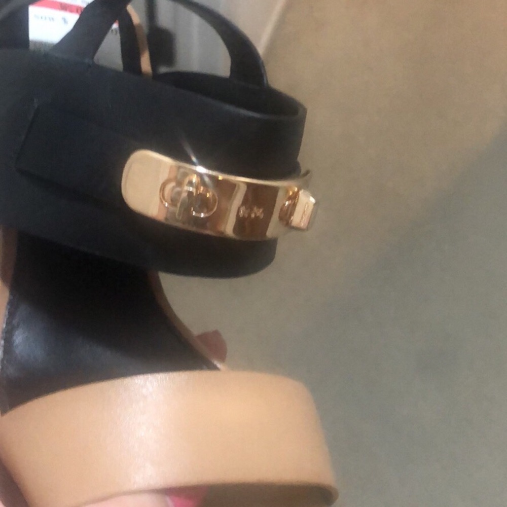 shoes - Picture 2 of 2